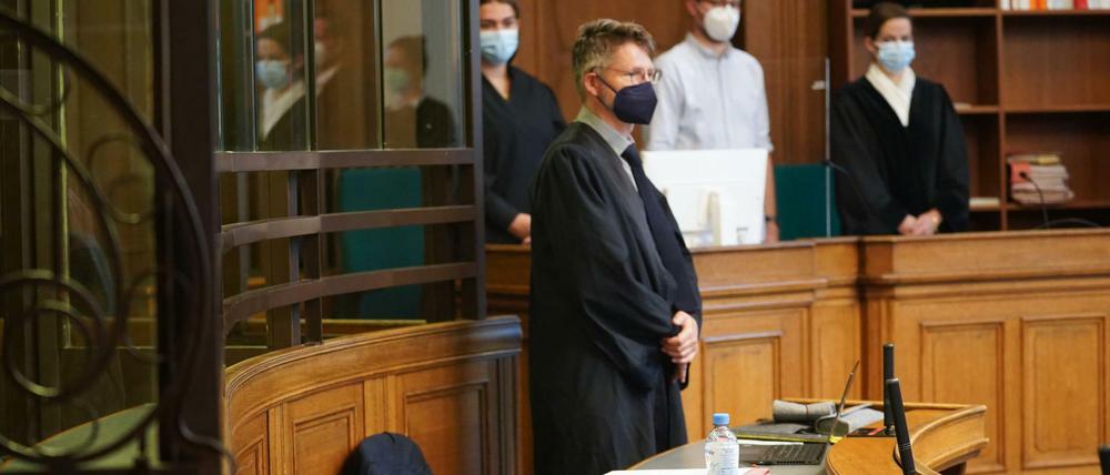  Blick auf die Anklagebank vom Saal 500 des Kriminalgerichts Moabit, wo der Prozess gegen den 30-jährigen stattfand+