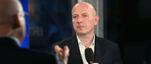 Kai Wegner schiebt das schlechte Resultat seiner Partei auf den Bundestrend.