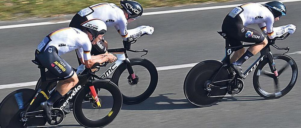 Der letzte Ritt. Tony Martin (hinten) fährt noch einmal ganz nach vorn.
