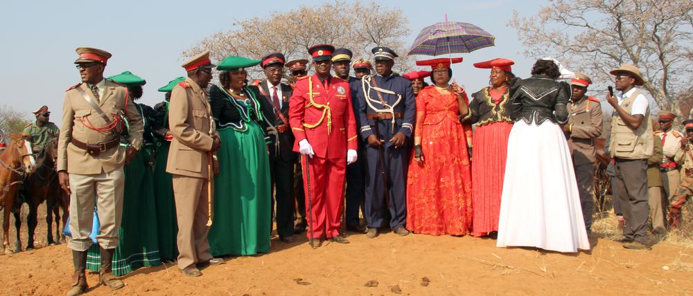 Herero in Namibia beim Gedenken an im Völkermord getötete Vorfahren.