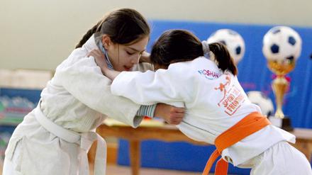 Lina sagt: „Durch Judo können die Mädchen für sich selbst und andere kämpfen.“