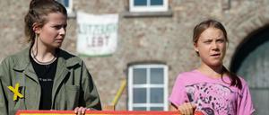 Die Klimaaktivistinnen Luisa Neubauer und Greta Thunberg im Tagebaudorf Lützerath 