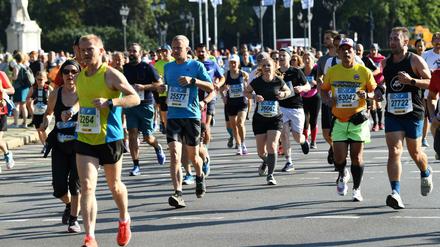 Rund 25.000 Männer und Frauen waren am Sonntag beim Berlin-Marathon auf den Straßen der Stadt unterwegs.