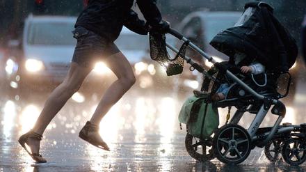 Ein Regenschauer ist noch kein Extremwetter, aber heute geborene Kinder müssen in Zukunft auch häufiger mit Überschwemmungen rechnen.