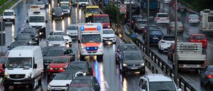 Regen auf der Stadtautobahn.