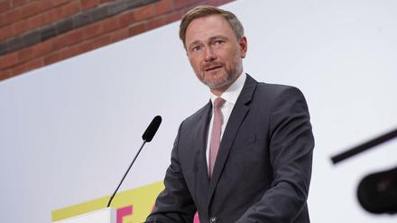 FDP-Chef Christian Lindner will erst nach Gesprächen mit den Grünen Angebote von Union und SPD annehmen.