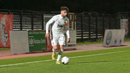 Nader El-Jindaoui, 24, ist nicht nur für seine fußballerischen Qualitäten bekannt, sondern auch auf Instagram und seinem YouTube-Kanal sehr erfolgreich. 