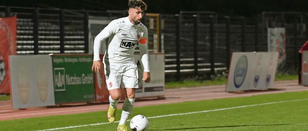 Nader El-Jindaoui, 24, ist nicht nur für seine fußballerischen Qualitäten bekannt, sondern auch auf Instagram und seinem YouTube-Kanal sehr erfolgreich.