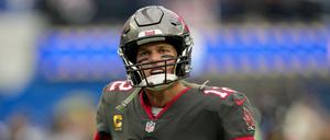 Quarterback Tom Brady spielt im Gillette-Stadium der New England Patriots - aber im Trikot der anderen Mannschaft