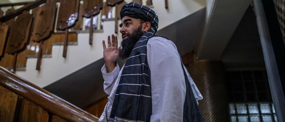 Sabihullah Mudschahid, Sprecher der militant-islamistischen Taliban-Regierung, twitterte die Nachricht über den Anschlag.