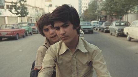 Das Leben, ein Abenteuer: die jungen Protagonisten aus Abbas Kiarostamis „The Wedding Suit“ auf Spritztour. 