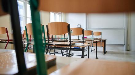 Lehrkräfte von 28 Schulen in Berlin sind am Mittwoch zum Warnstreik aufgerufen.