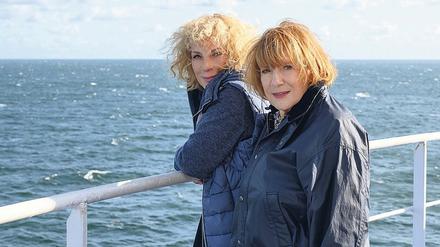 Zwei Mal Tochter, zwei Mal Mutter. Nina Hoger (links) spielt Tochter Mara Breuer, ihre Mutter Hannelore Hoger die Mutter Charlotte Breuer. Das geht auf in dem Drama „Zurück ans Meer“.
