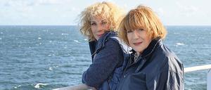Zwei Mal Tochter, zwei Mal Mutter. Nina Hoger (links) spielt Tochter Mara Breuer, ihre Mutter Hannelore Hoger die Mutter Charlotte Breuer. Das geht auf in dem Drama „Zurück ans Meer“.