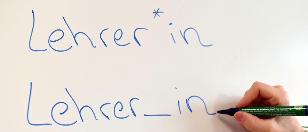 «Lehrer» in verschiedenen Gender-Schreibweisen, die nicht jedem geläufig sind.