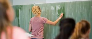 Die Bildungsverwaltung gestand ein, dass es zahlreiche Vakanzen gibt. „Der Bedarf ist deutlich angestiegen“, sagte ein Sprecher.