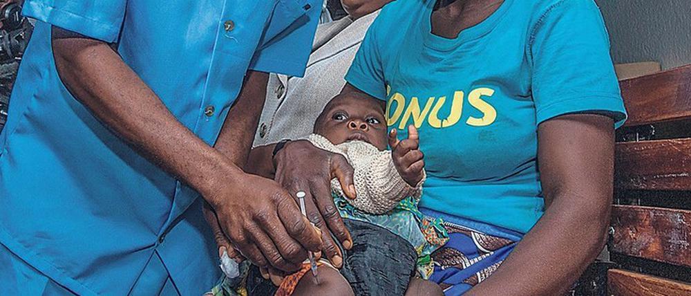 Ein Schuss Hoffnung. Die RTS,S-Impfung soll helfen, Kinder vor Malaria zu schützen. 