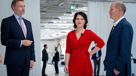 Annalena Baerbock ist für härteren Umgang mit China und Russland, Olaf Scholz eher nicht. Christian Lindner interessiert sich mehr für Finanzen als Außenpolitik. 