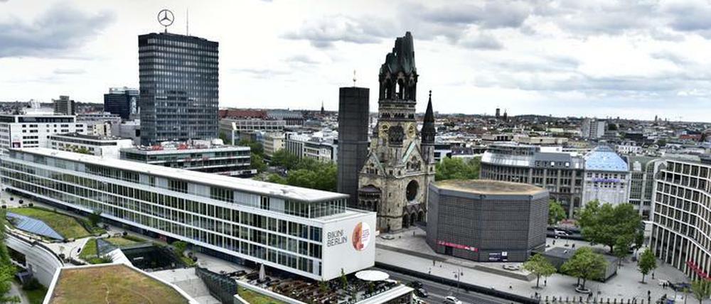 Blick über Bikini Berlin, Gedächtniskirche und Europacenter.