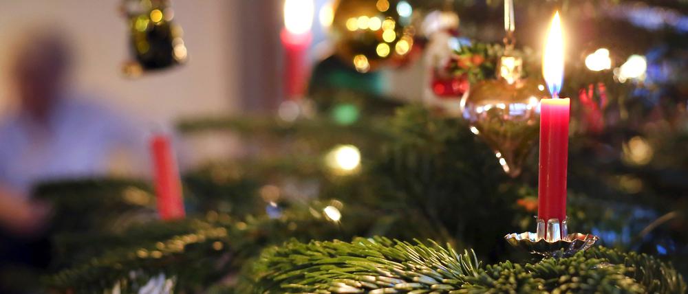 Echte Kerzen auf dem Weihnachtsbaum sind nicht verhandelbar.