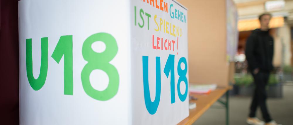 Die Absenkung des Wahlalters ist ein Vorschlag, wie die Repräsentanz von jungen Menschen verbessert werden kann.