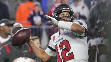 Brady ist nun der Quarterback mit den meisten Pass-Yards in der Geschichte der National Football League.