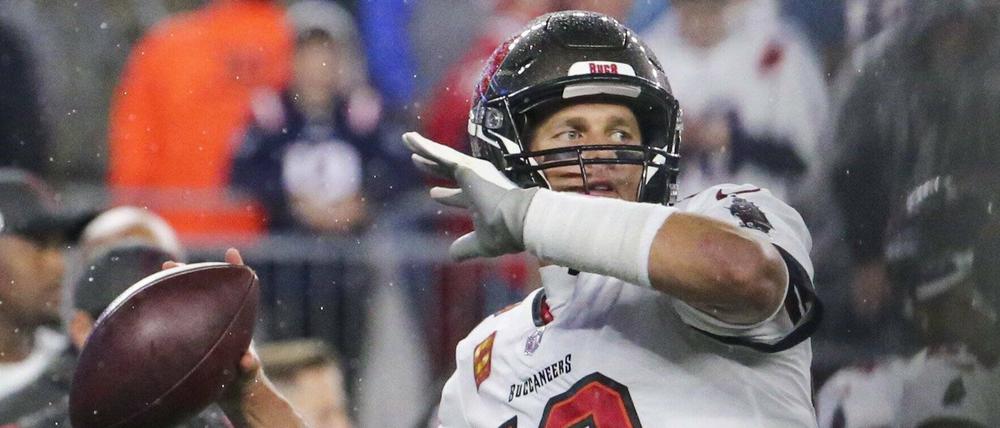 Brady ist nun der Quarterback mit den meisten Pass-Yards in der Geschichte der National Football League.