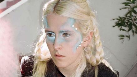 Verträumt. Lillie West aka Lala lala macht Dream Pop.