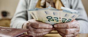 Der Hartz-IV-Satz steigt nur um wenige Euro.