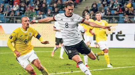Schwerer Stand. Die deutsche Mannschaft mit Leon Goretzka investierte viel, brauchte aber lange um sich zu belohnen. 