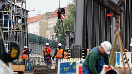 5,3 Prozent mehr Geld fordert die IG BAU für die Bauarbeiter. Und dazu eine Wegeentschädigung. 