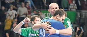 Held der Arbeit. Paul Drux bedankte sich nach Spielende persönlich bei Dejan Milosavljev.