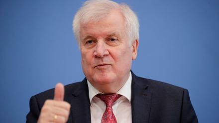 Die Sport-Kompetenz von Horst Seehofer ist überschaubar.