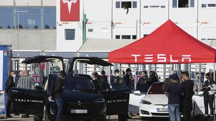 Tag der offenen Tür bei Tesla in G