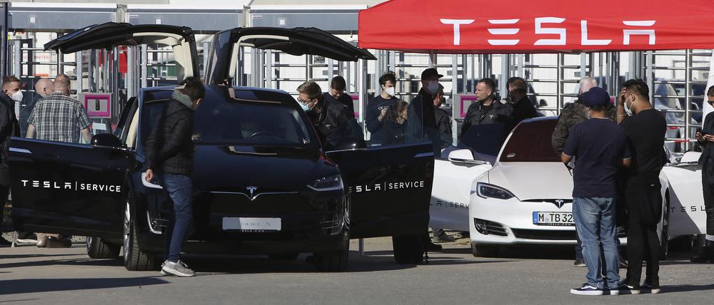 Tag der offenen Tür bei Tesla in G