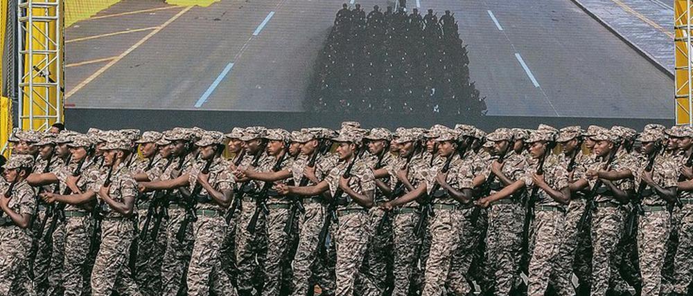 Aufgerüstet. Tausende von Soldaten wurden zuletzt rekrutiert. Ein Aufflammen neuer Kämpfe war erwartet worden. 