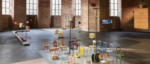 Die Installation „Adam, wo bist du?“ in der Parochialkirche bringt unterschiedliche Zeitschichten zusammen.