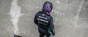 Luftnummer. Lewis Hamilton muss nun das Feld von hinten aufrollen.