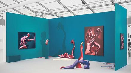 Blick in den Stand der Berliner Galerie Tanja Wagner mit einer Soloschau von Cathrin Hoffmann.