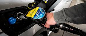 Der bundesweite Tagesdurchschnitt für Benzin und Diesel ist in Deutschland weiter angestiegen.