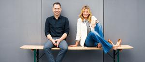 "Die beiden harmonieren unfassbar gut", heißt es beim RBB zur Besetzung des "Riverboat Berlin" mit dem Moderatorenduo Sebastian Fitzek und Kim Fisher.