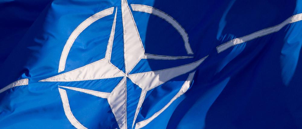 Die Flagge der Nato.