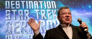 Schauspieler William Shatner alias "Captain Kirk" auf einer Pressekonferenz.