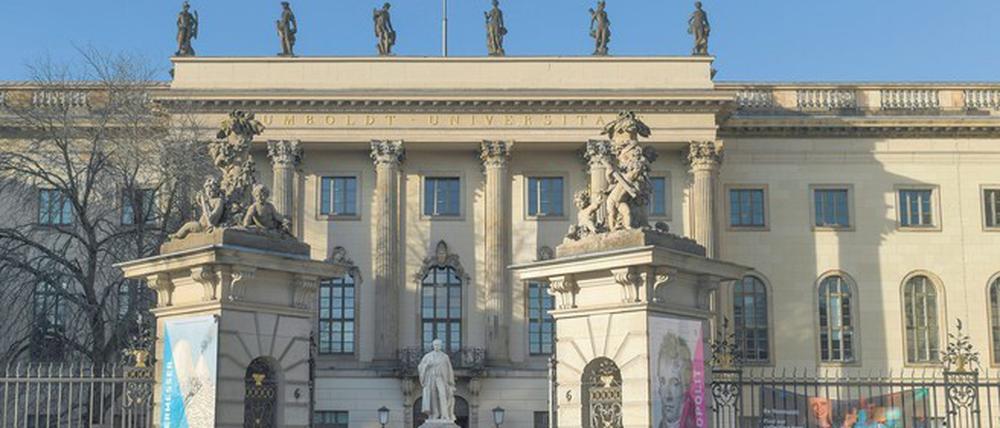 Endlich an die Uni. Drei Semester fand die Lehre hauptsächlich online statt. Jetzt soll es wieder mehr Angebote vor Ort geben.
