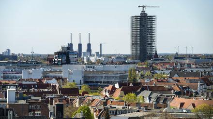 Panoramabild des Berliner Südwestens mit den Landmarken Steglitzer Kreisel (Baustelle) und Kraftwerk Lichterfelde.