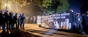 Über 1000 Menschen demonstrierten am Samstagabend gegen die Räumung des linksalternativen Köpi-Wagenplatzes. 