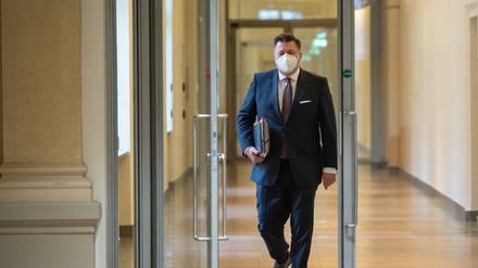 Der Berliner Innensenator Andreas Geisel (SPD) kommt zur Sondersitzung vom Innenausschuss zu Wahlpannen im Abgeordnetenhaus. 