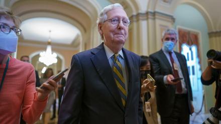 Der Minderheitsführer der Republikaner im Senat, Mitch McConnell, hat vorgeschlagen, eine Notfall-Anhebung der Schuldengrenze nicht zu blockieren.