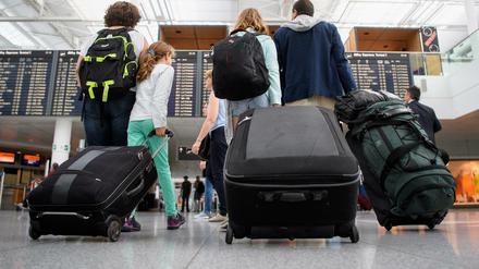 Auf ins Abenteuer. Am BER wird es auch am zweiten Ferienwochenende voll. 