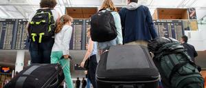 Auf ins Abenteuer. Am BER wird es auch am zweiten Ferienwochenende voll. 